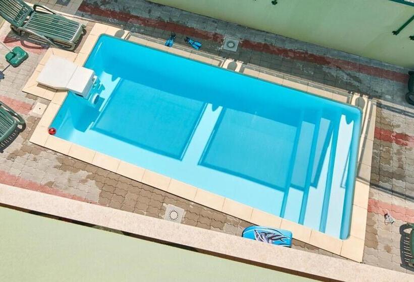 شقة غرفة نوم واحدة مزودة بشُرفة, Villa Punta Viktory