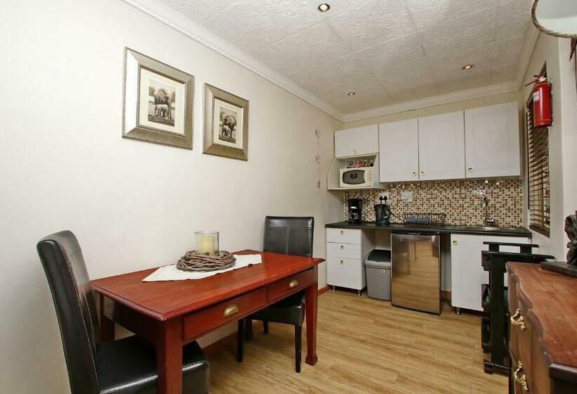 Suite Vista Jardí, Arum Place Guest House