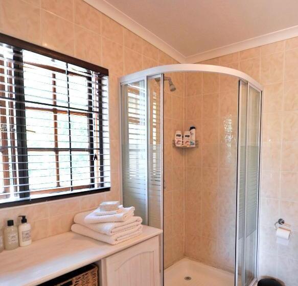 Suit Deluxe, Arum Place Guest House