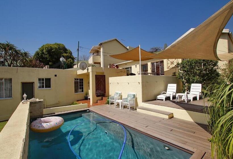 Suit Deluxe, Arum Place Guest House