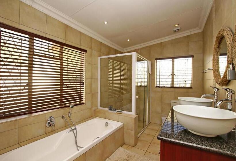 Habitació Familiar Deluxe, Arum Place Guest House