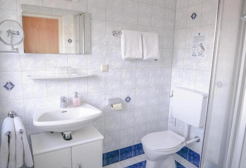 Номер Стандарт с Балконом, 5rooms Frühstückspension