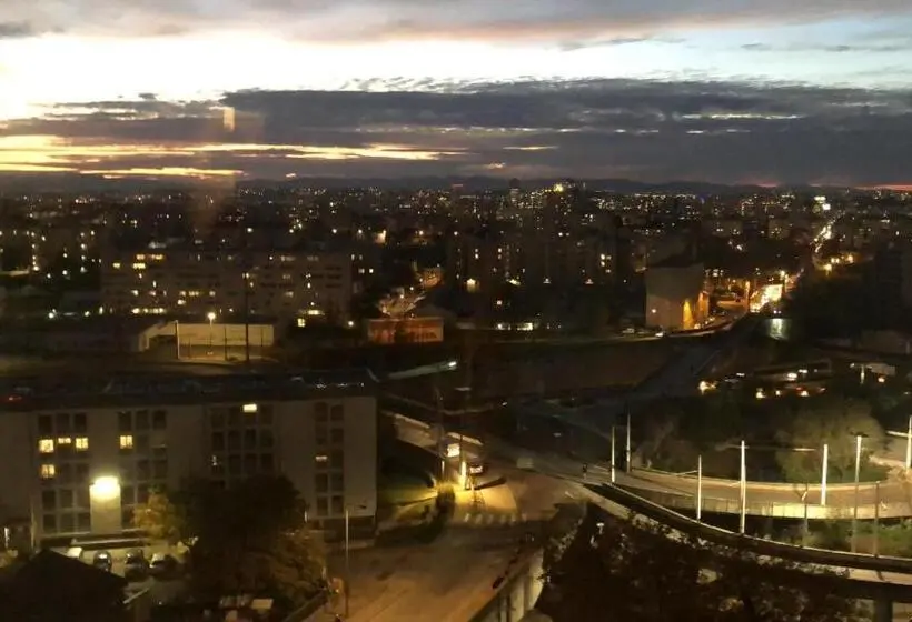 バルコニー付きデラックスルーム, Chambre Privée En Colocation Villeurbanne Métro Bonnevay
