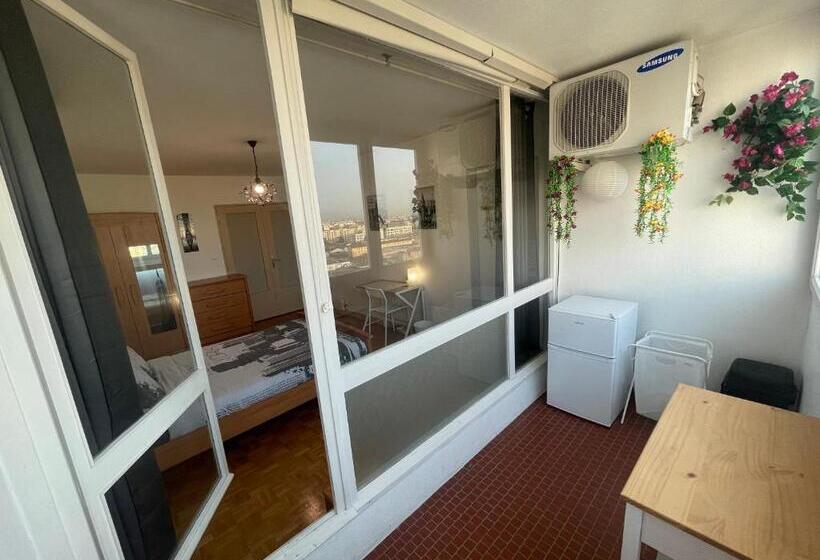 اتاق لوکس با بالکن, Chambre Privée En Colocation Villeurbanne Métro Bonnevay