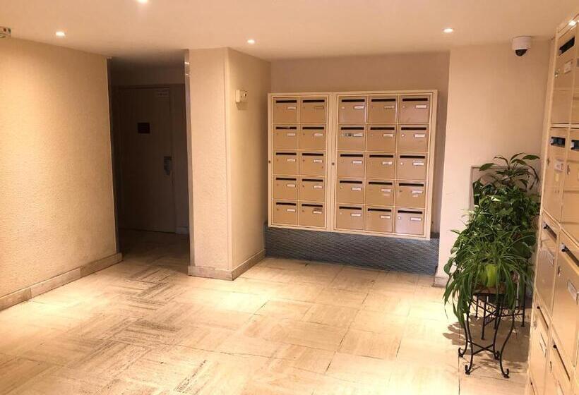 اتاق لوکس با بالکن, Chambre Privée En Colocation Villeurbanne Métro Bonnevay
