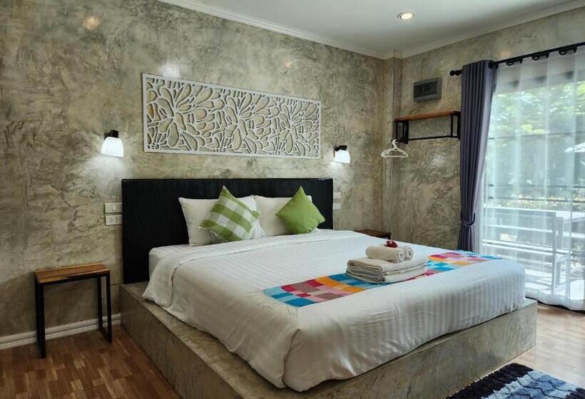 Medencére Néző Standard Szoba, ชิดชายชล รีสอร์ท น่าน