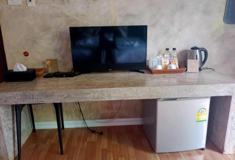 Medencére Néző Standard Szoba, ชิดชายชล รีสอร์ท น่าน