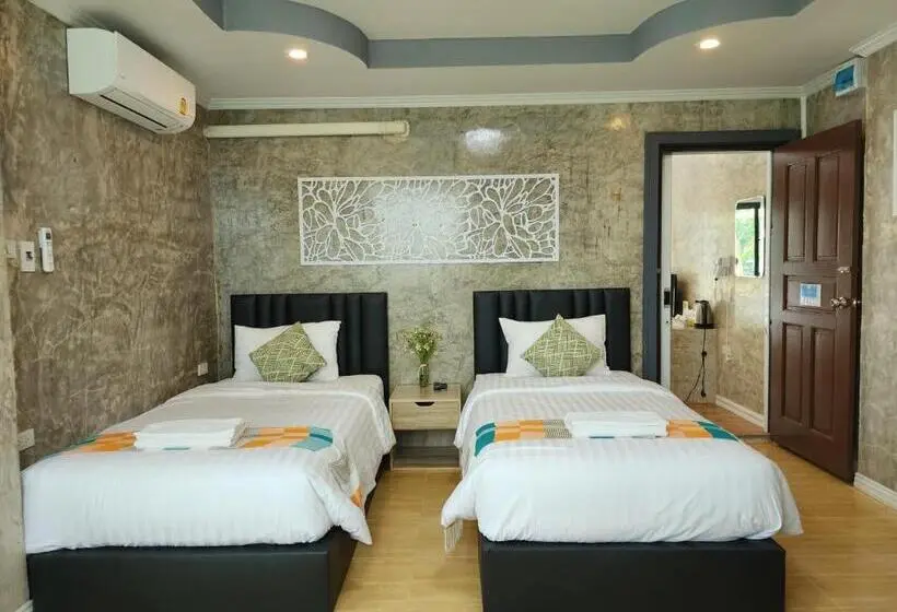 Standard Neljän Hengen Huone, ชิดชายชล รีสอร์ท น่าน