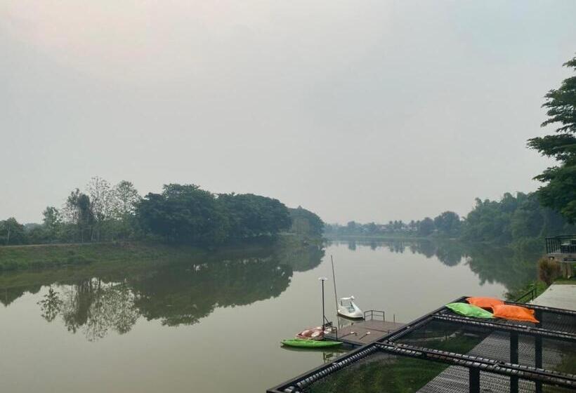 Medencére Néző Standard Szoba, ชิดชายชล รีสอร์ท น่าน