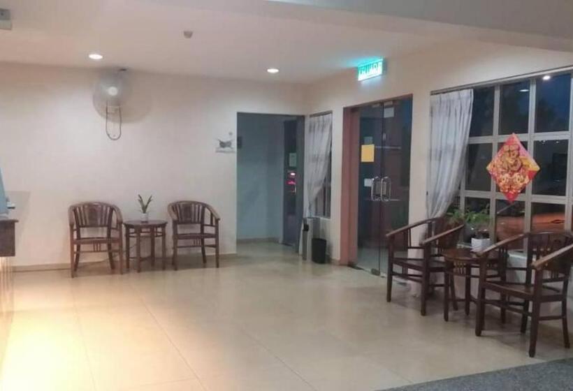 غرفة عائلية, U