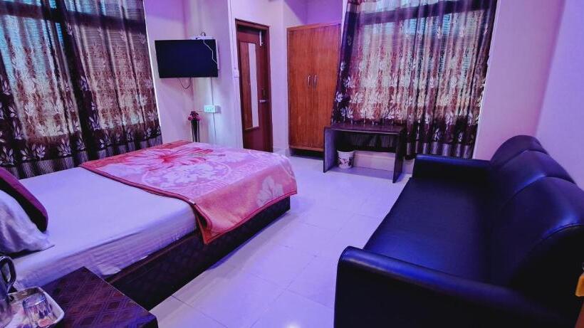 Номер Deluxe с Балконом, Shillong Guest House