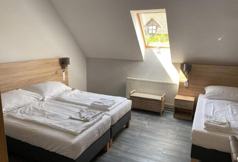 수피리어 트리플 룸, Kis Szieszta Panzió