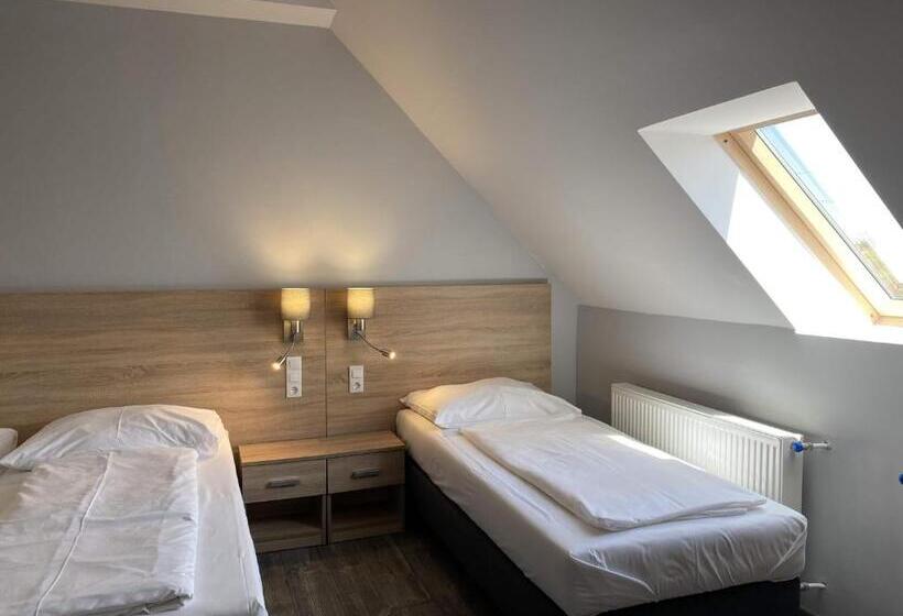 패밀리 룸, Kis Szieszta Panzió