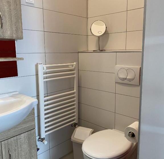 패밀리 룸, Kis Szieszta Panzió