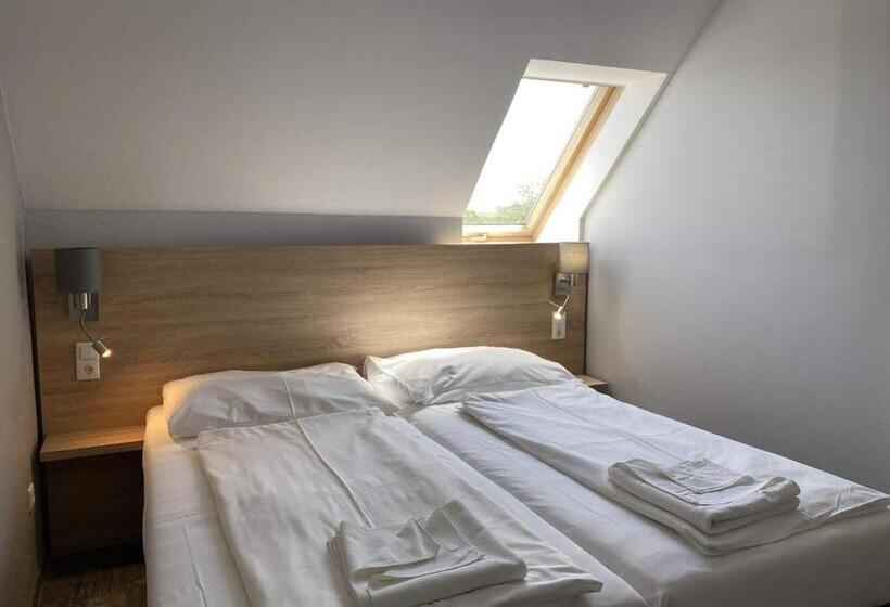 침실 2개 아파트, Kis Szieszta Panzió