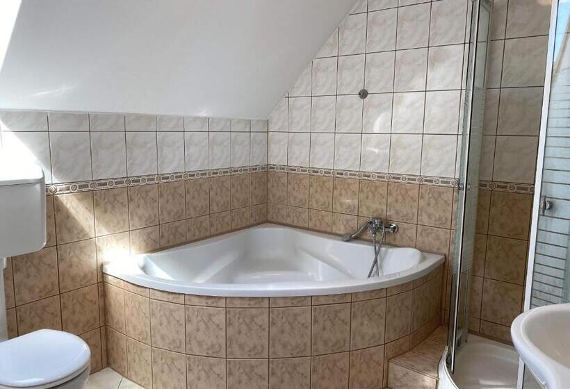 침실 2개 아파트, Kis Szieszta Panzió