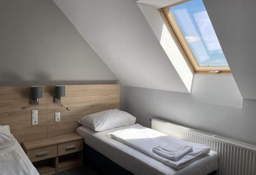 패밀리 룸, Kis Szieszta Panzió