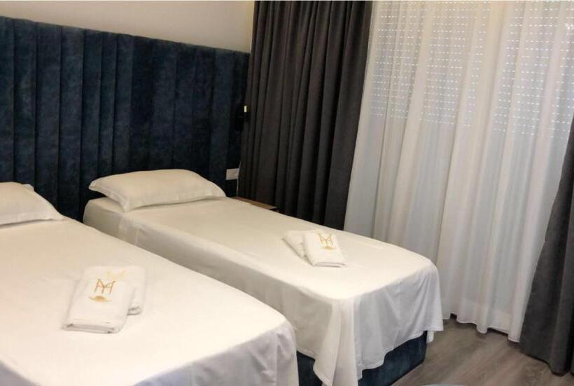 디럭스 룸, Bar Restorant Ylli