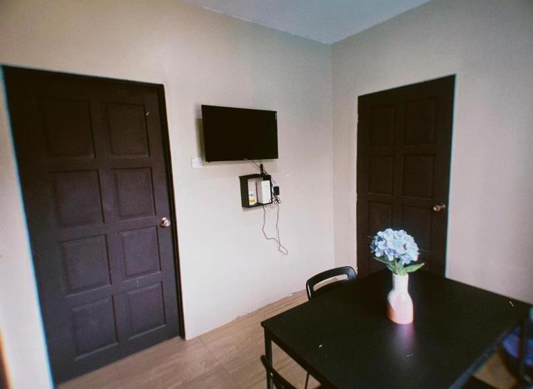 מיטת קינג בסוויטה, Tc Maya Abaya