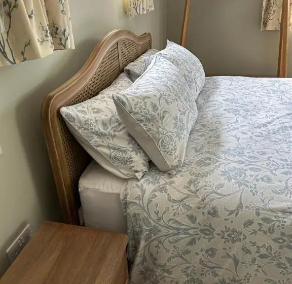 Talo 1 Makuuhuone, The Cabin At The Croft   Idyllic Rural Retreat Perfect For Couples And Dogs