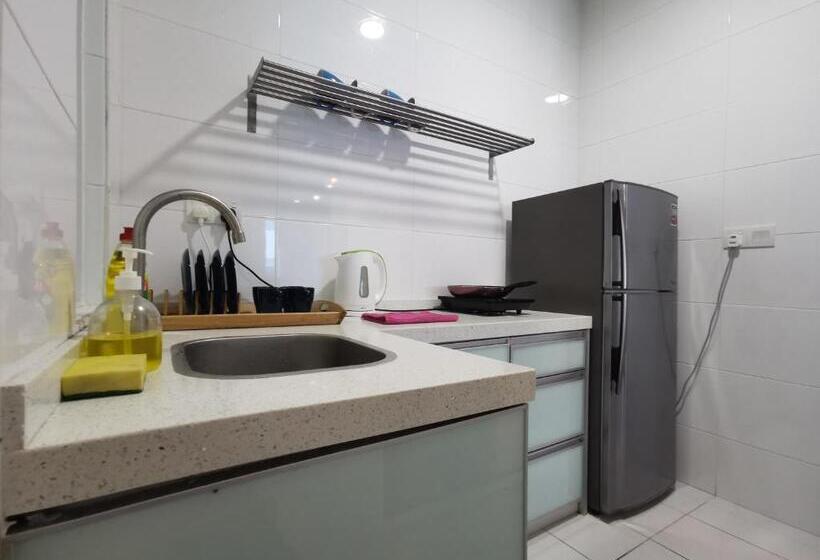 1 Bedroom Apartment Pool View, Thermospace The Wave B 13a 13 Melaka City