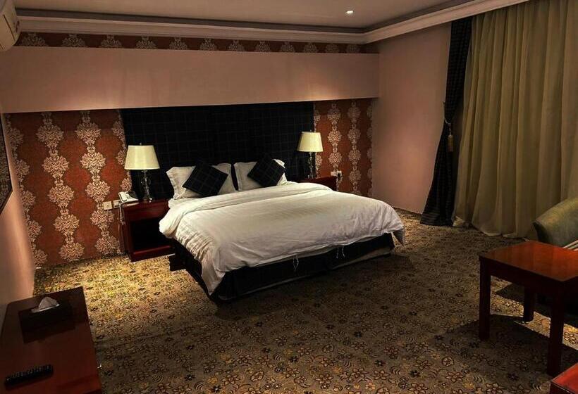 اتاق خانوادگی, بنان فال للشقق المخدومة