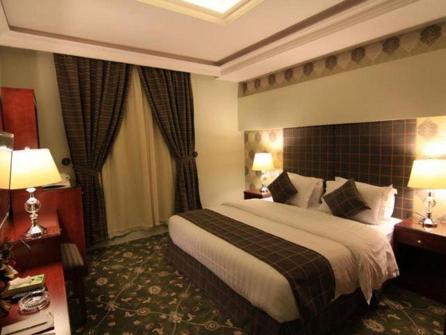 استودیو خانوادگی, بنان فال للشقق المخدومة