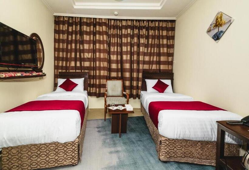 غرفة قياسية ذات إطلالة, فندق منارة الكرام