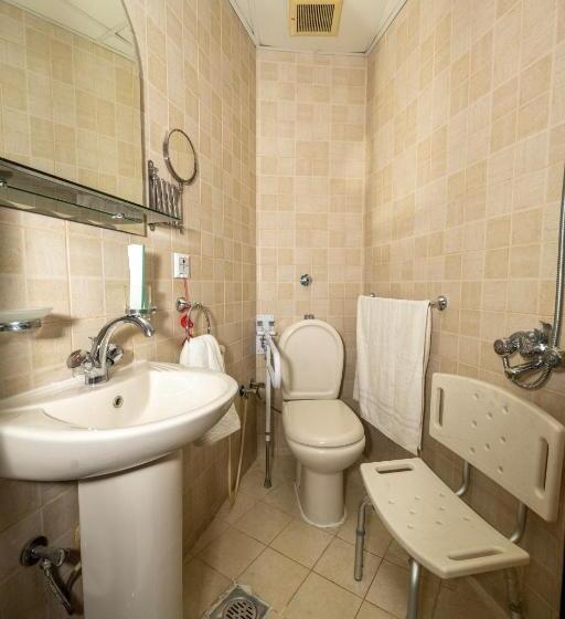 غرفة إقتصادية, فندق منارة الكرام