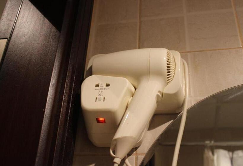 غرفة إقتصادية, فندق منارة الكرام