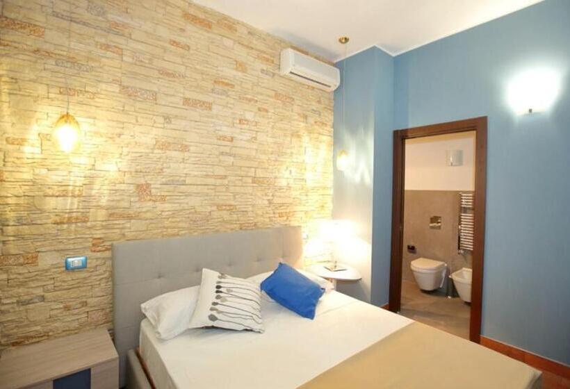 标准间带阳台, Giuchi Bed E Breakfast