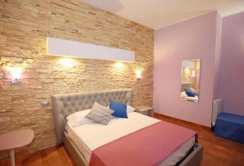 标准三人间, Giuchi Bed E Breakfast