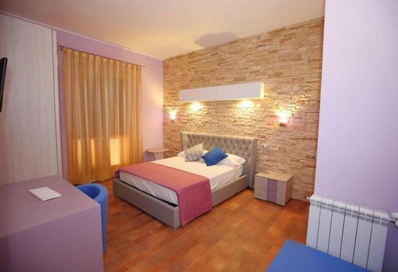 标准三人间, Giuchi Bed E Breakfast