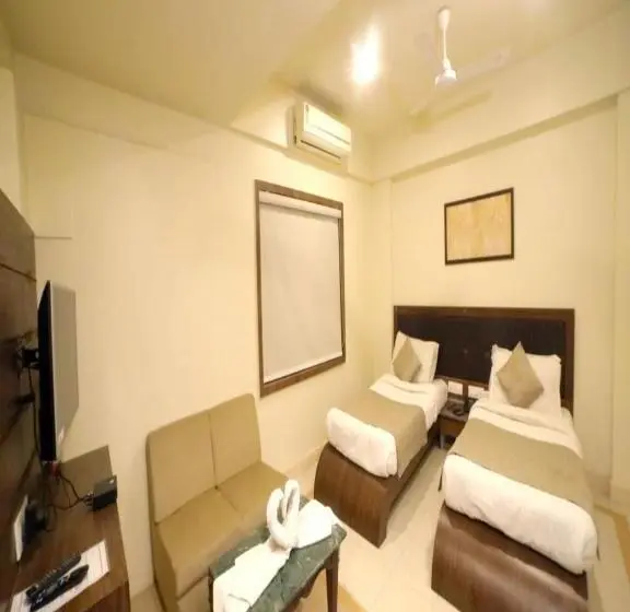 Superior Kamer, Pine Tree
