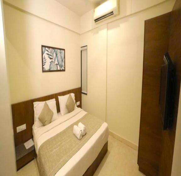 Superior Kamer, Pine Tree