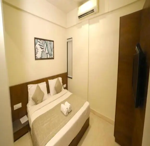 Superior Kamer, Pine Tree