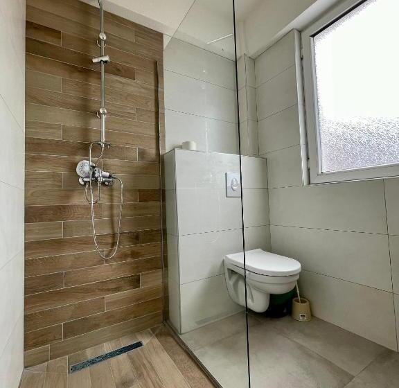 Familie Værelse, Villaradozda