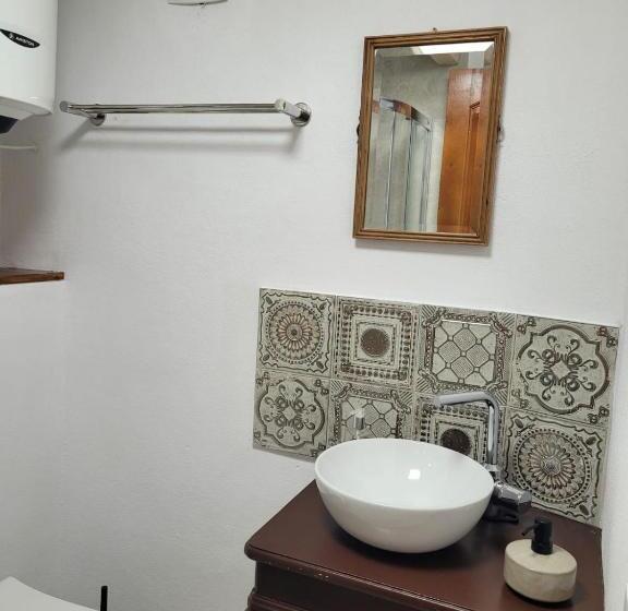 Номер Economy, Casuta Cu Mar De La Joyard