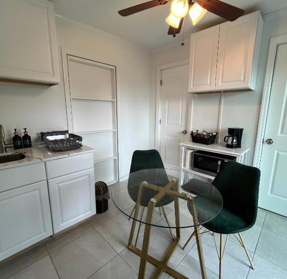 Pokój Standard, Sunshine State Of Mind Studio