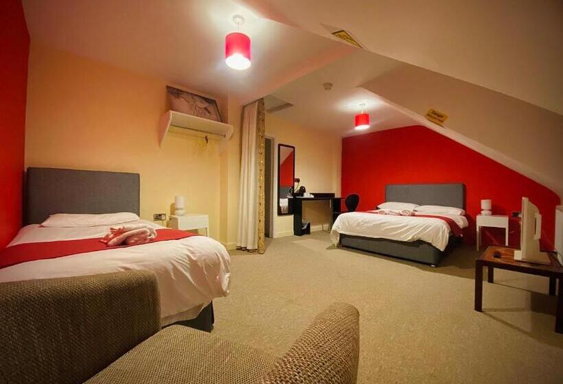 标准间, Train Station