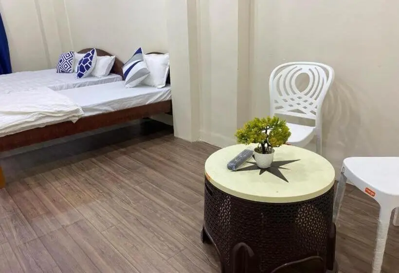 اتاق استاندارد سه نفره, Ujjayini Home Stay