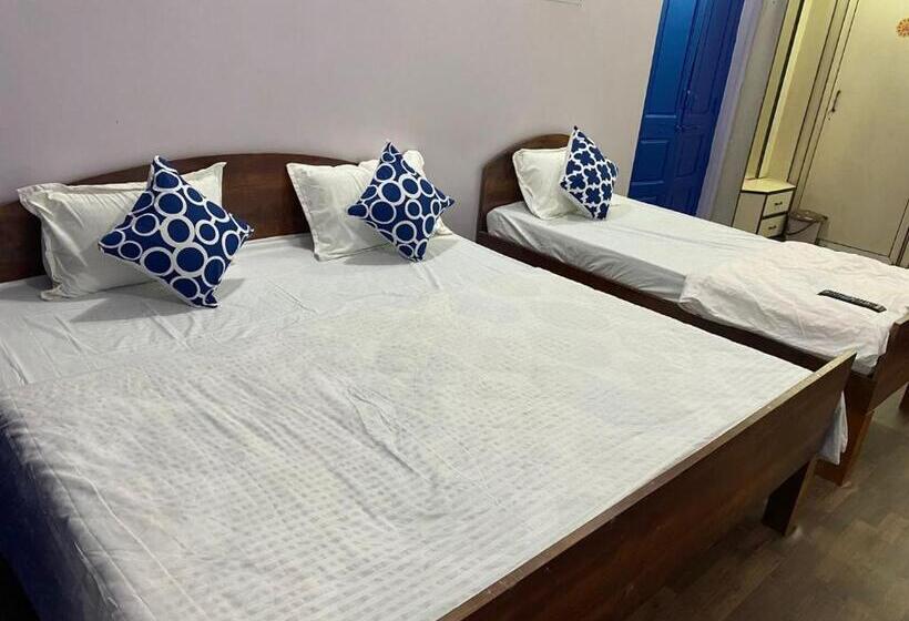 Habitació Triple Estàndard, Ujjayini Home Stay