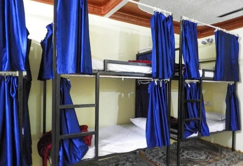 اتاق خانوادگی, Ujjayini Home Stay