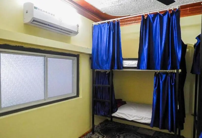 اتاق خانوادگی, Ujjayini Home Stay