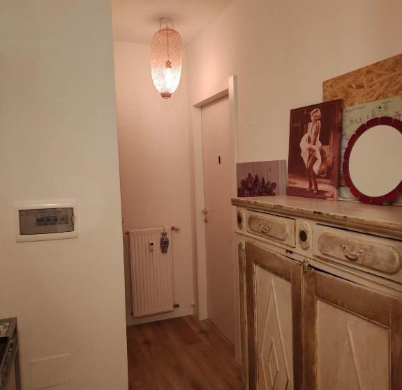 Номер Deluxe Кровать Кинг, Varenna Guest House 2