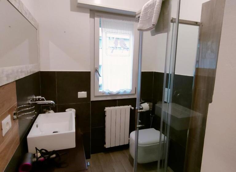 Номер Deluxe Кровать Кинг, Varenna Guest House 2