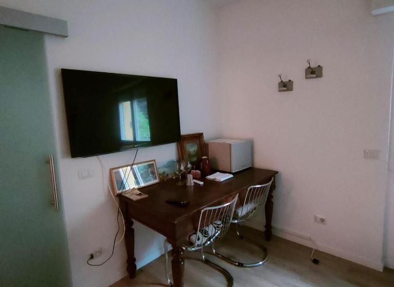 Номер Deluxe Кровать Кинг, Varenna Guest House 2