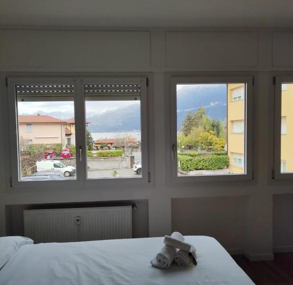 Standard studio with lake view, Varenna Guest House 2