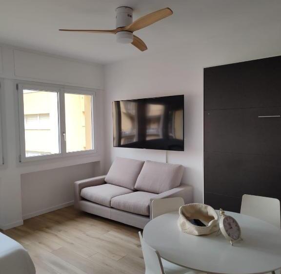 Standard studio with lake view, Varenna Guest House 2