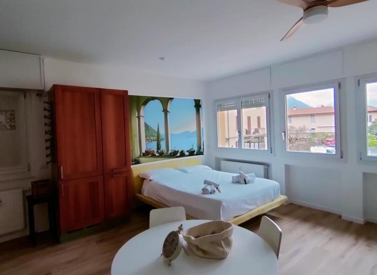 Standard studio with lake view, Varenna Guest House 2